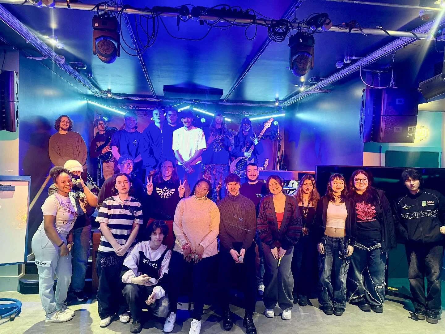 Gave a Songwriting and Performance Workshop today  to the Music Students from Uxbridge College for @icmpuk Careers Day. Great to put my expertise to work and give back. It&rsquo;s what&rsquo;s it all about for me! #teach #giveback #shapingyoungmusici