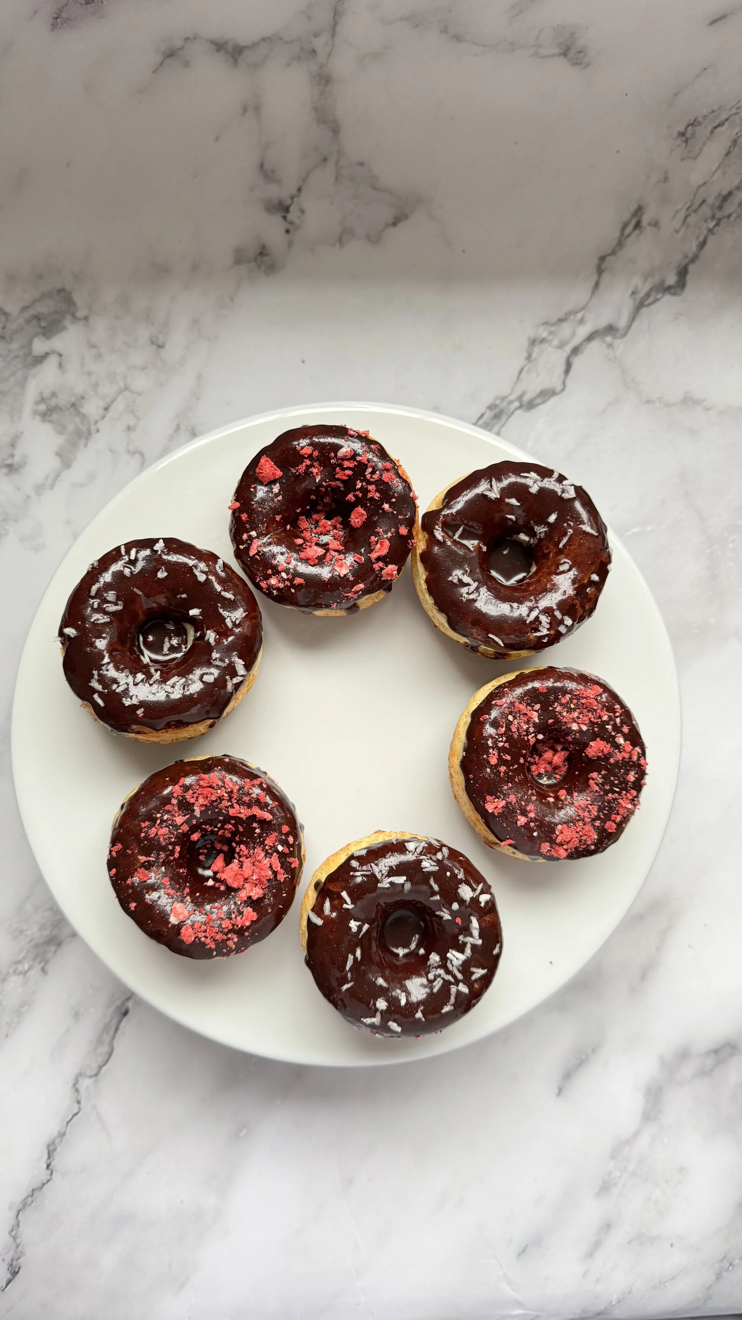 pieczone pączki z miodową polewą