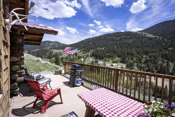 yellowstone-mountain-cabins-exteriors-22.jpg