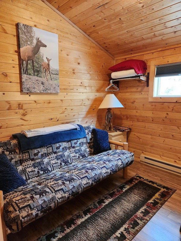yellowstone-mountain-cabins-01-1.jpeg