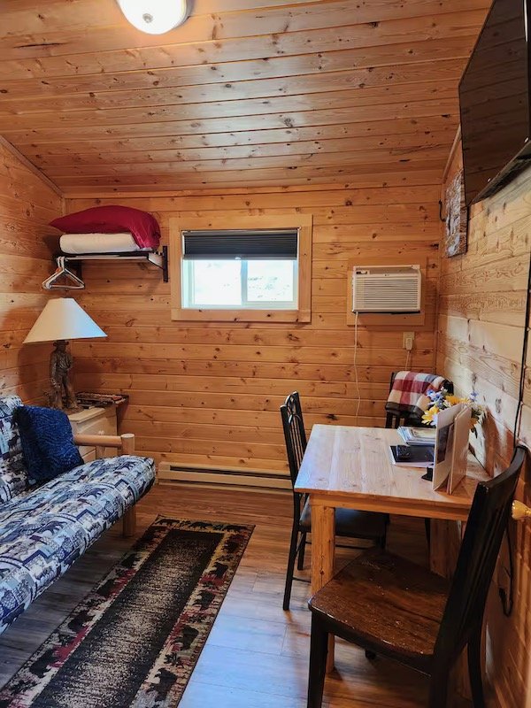 yellowstone-mountain-cabins-01-14.jpeg