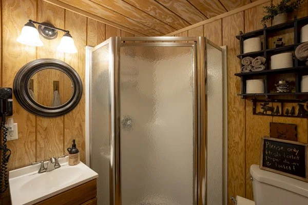 yellowstone-mountain-cabins-interiors-web-25.jpg