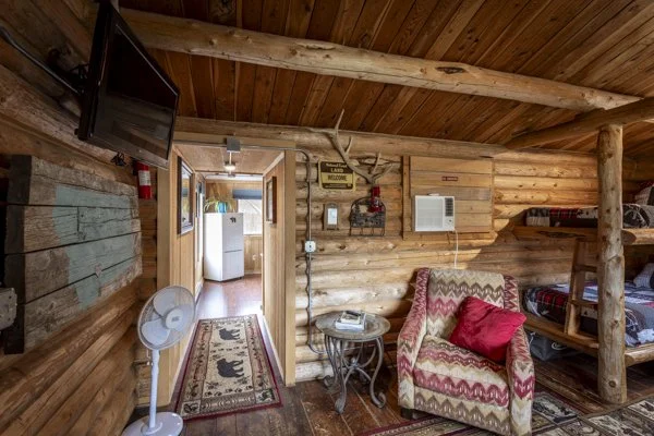yellowstone-mountain-cabins-interiors-web-39.jpg