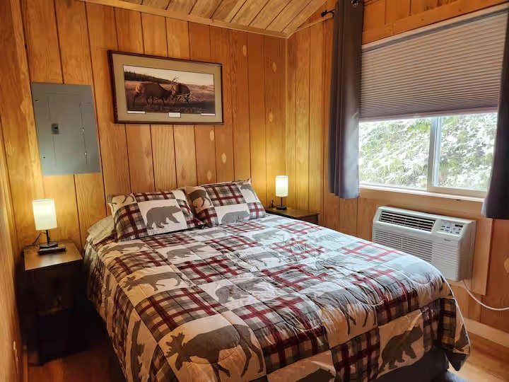 yellowstone-mountain-cabins-02-6 (1).jpeg