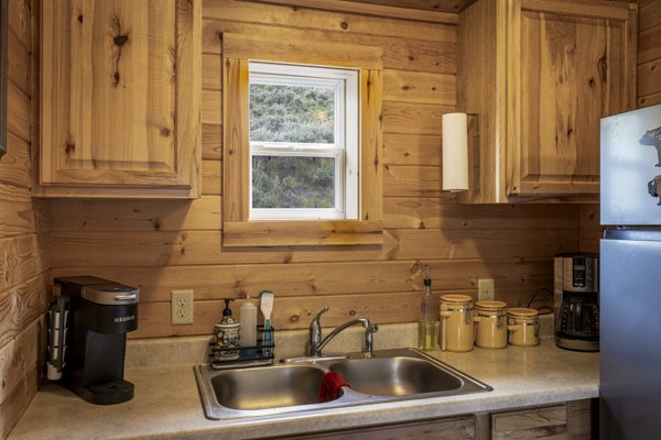 yellowstone-mountain-cabins-interiors-web-4.jpg