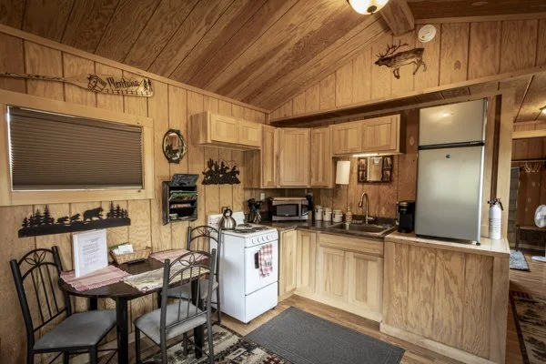 yellowstone-mountain-cabins-interiors-web-19.jpg