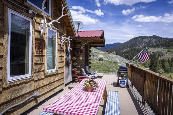 yellowstone-mountain-cabins-exteriors-19.jpg