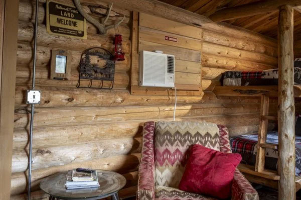 yellowstone-mountain-cabins-interiors-web-40.jpg