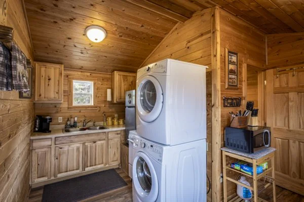 yellowstone-mountain-cabins-interiors-web-1.jpg