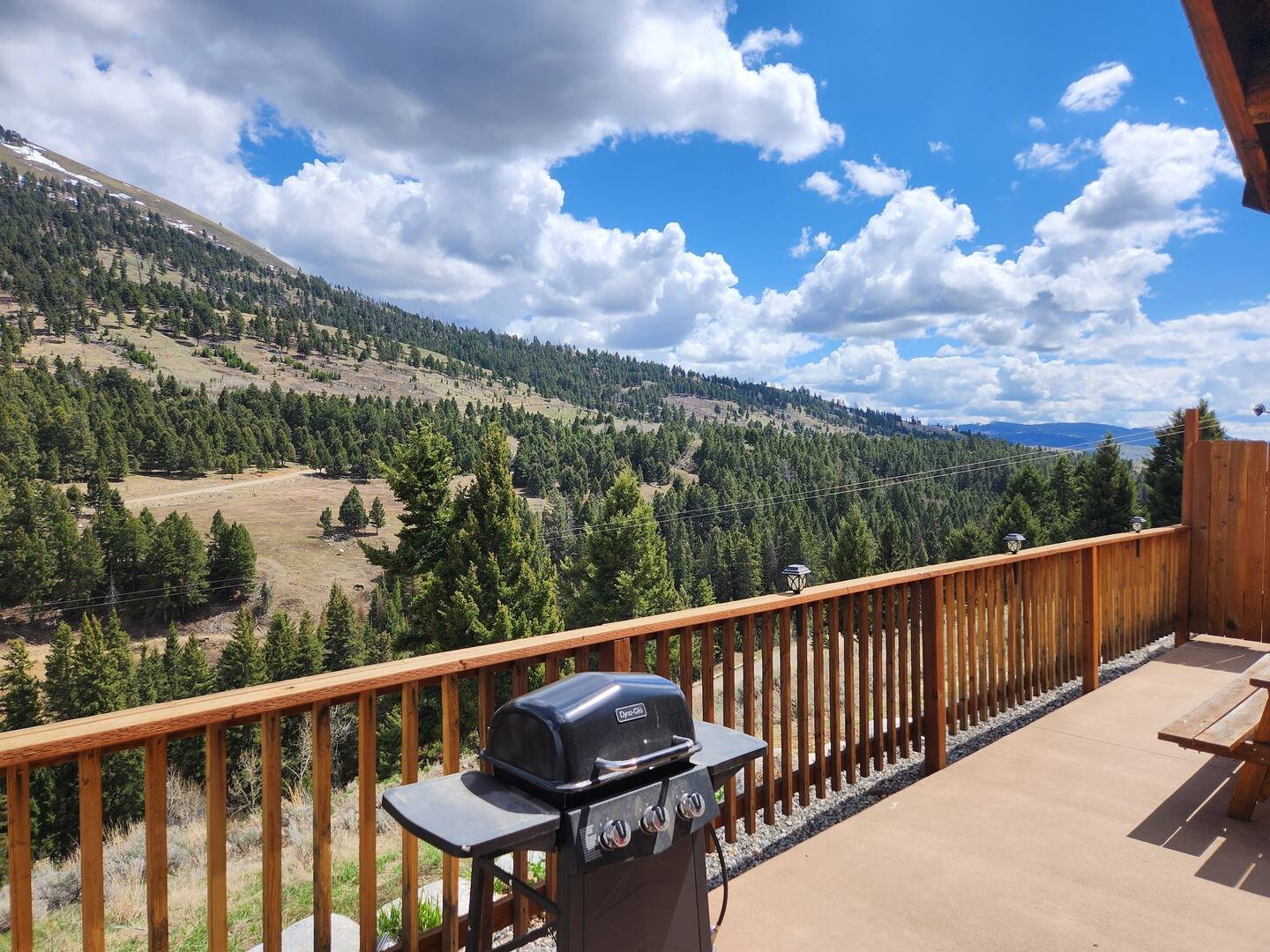 yellowstone-mountain-cabins-03-view.jpeg