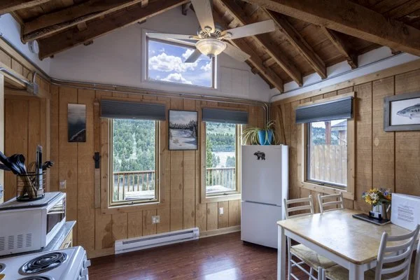 yellowstone-mountain-cabins-interiors-web-3-2.jpg