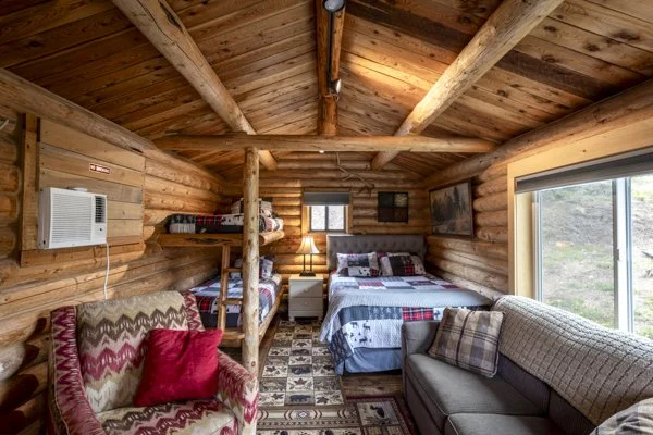 yellowstone-mountain-cabins-interiors-web-37.jpg