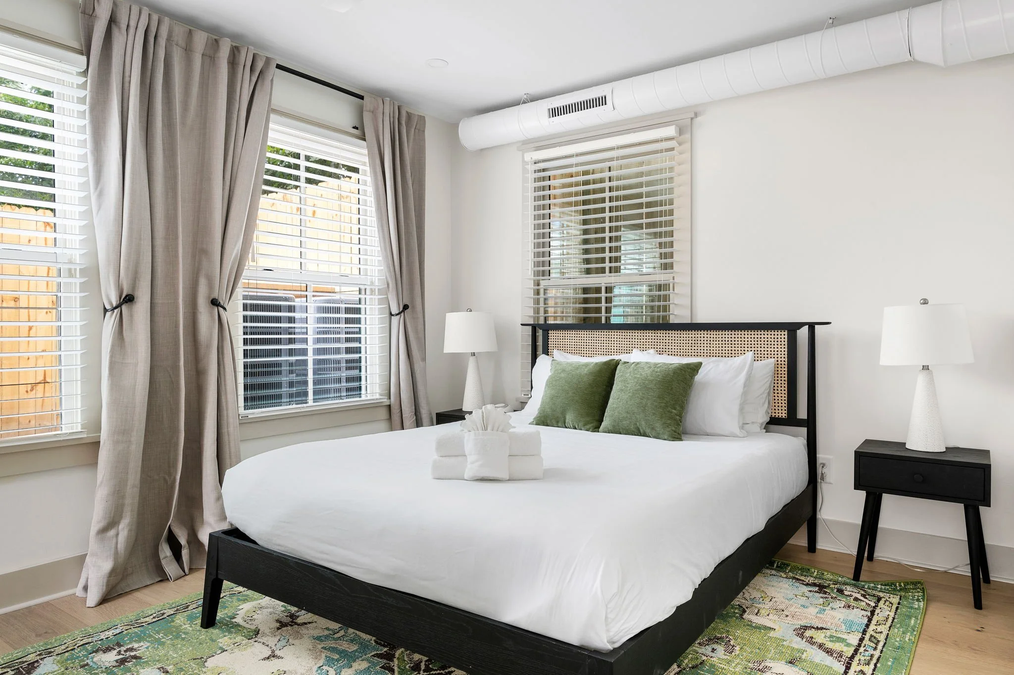19-web-or-mls-019-271StPhilipSt-Charleston-SC-29403-AlexGregorie-Edit-Done.jpg
