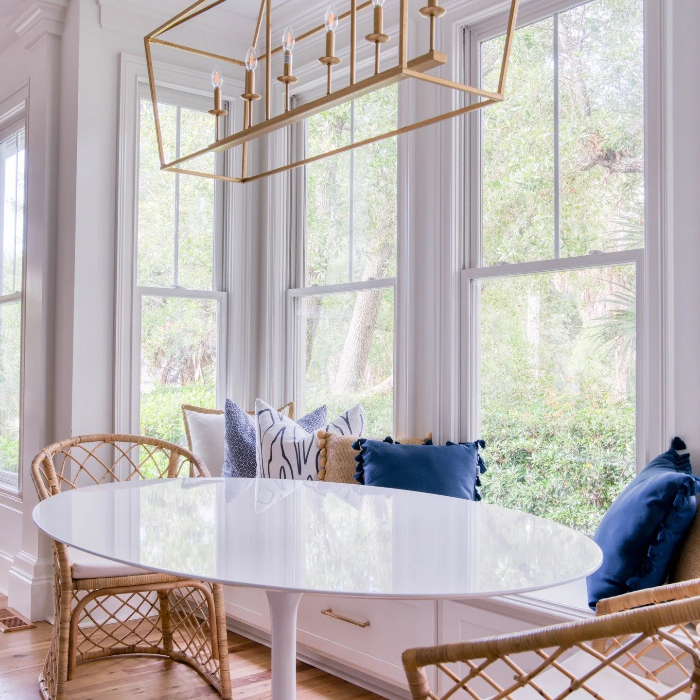 Simple and shared moments.

#CharlestonHomes #MountPleasantSC #CoastalLiving #LuxuryHomes #LowcountryLiving #DiningNook #MAndWProjects #SouthernStyle #LuxuryRealEstate #CharlestonStyle #CharlestonBuilders #HomeInspo #InteriorInspo #DreamHomeVibes

📸
