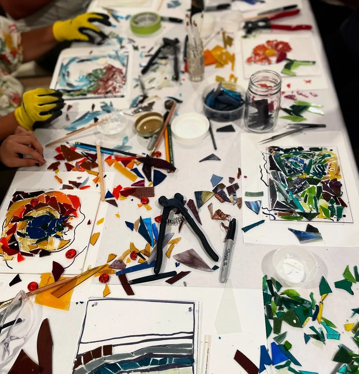 Magic Shop Studios will be participating in our upcoming Warehouse Walk! ✨

Annual small works sale! Ornaments, small ceramics, paper goods, &amp; more! 

Saturday December 6th 10-5pm
429 1st &amp; G Street, Suite 260

#WarehouseDistrict #WarehouseDi