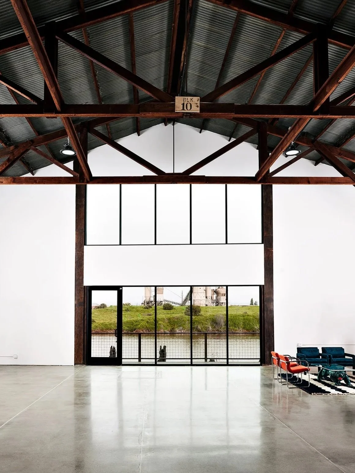 📷 Warehouse District spotlight: Photographer Eva Kolenko.

Photographer, gardener, home cook, cold-water jumper, and professional appreciator of life&rsquo;s small moments, Eva Kolenko @evakolenko does it all! 

📩 hello@evakolenko.com

#WarehouseDi