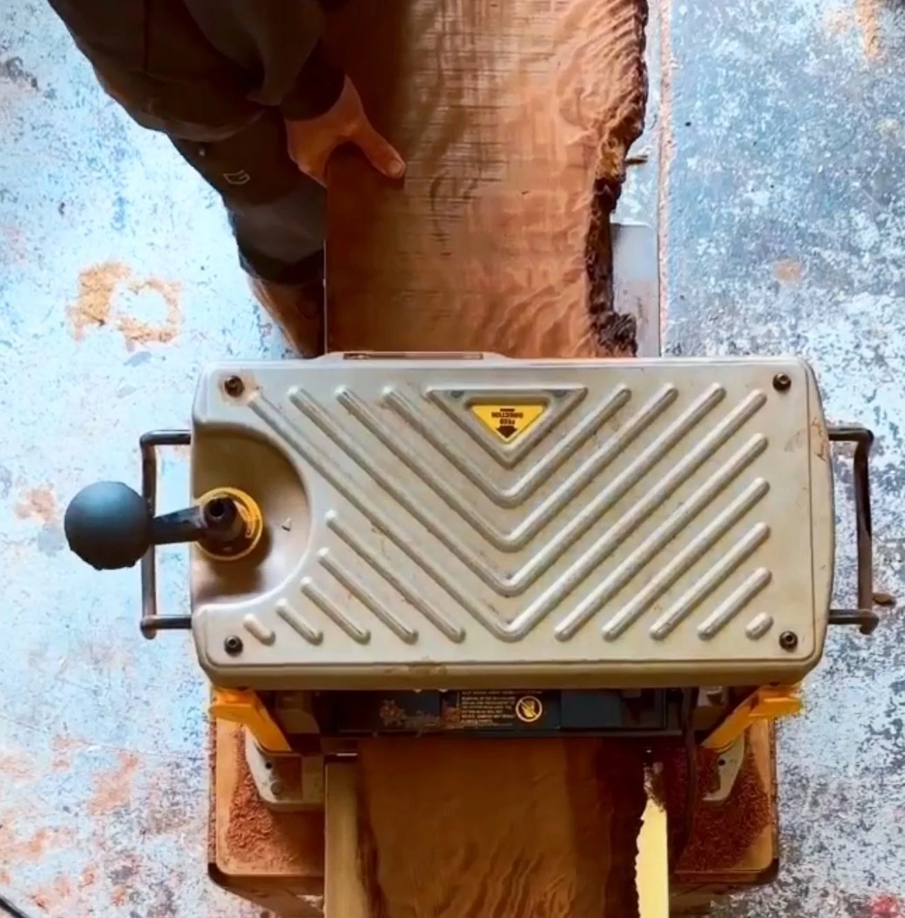 Resonate Woodworks&hellip;. Where raw wood turns into something that lasts.

What would you have made?

#WarehouseDistrict #WarehouseDistrictPetaluma #WTRSHD #resonatewoodworks #community