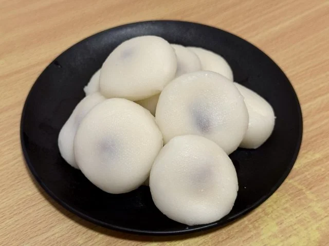 Anko Mochi (Mochi with Sweet red bean paste) - 4  pc