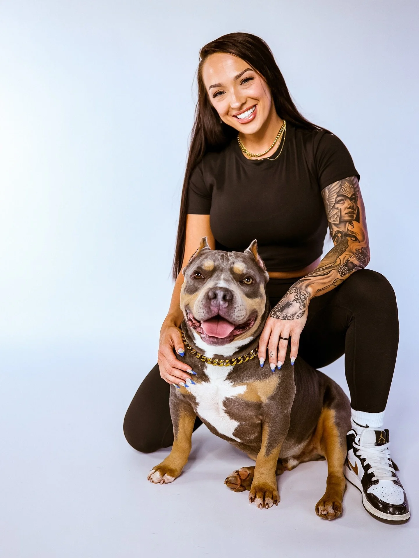 Them: “You let your dog sleep with you?!”😳
Me: “Yo I’d let this mf represent me in court!”💯💼
.
.
📸 @honeyboudoirbycass X @honeyboudoirstudios 🐾