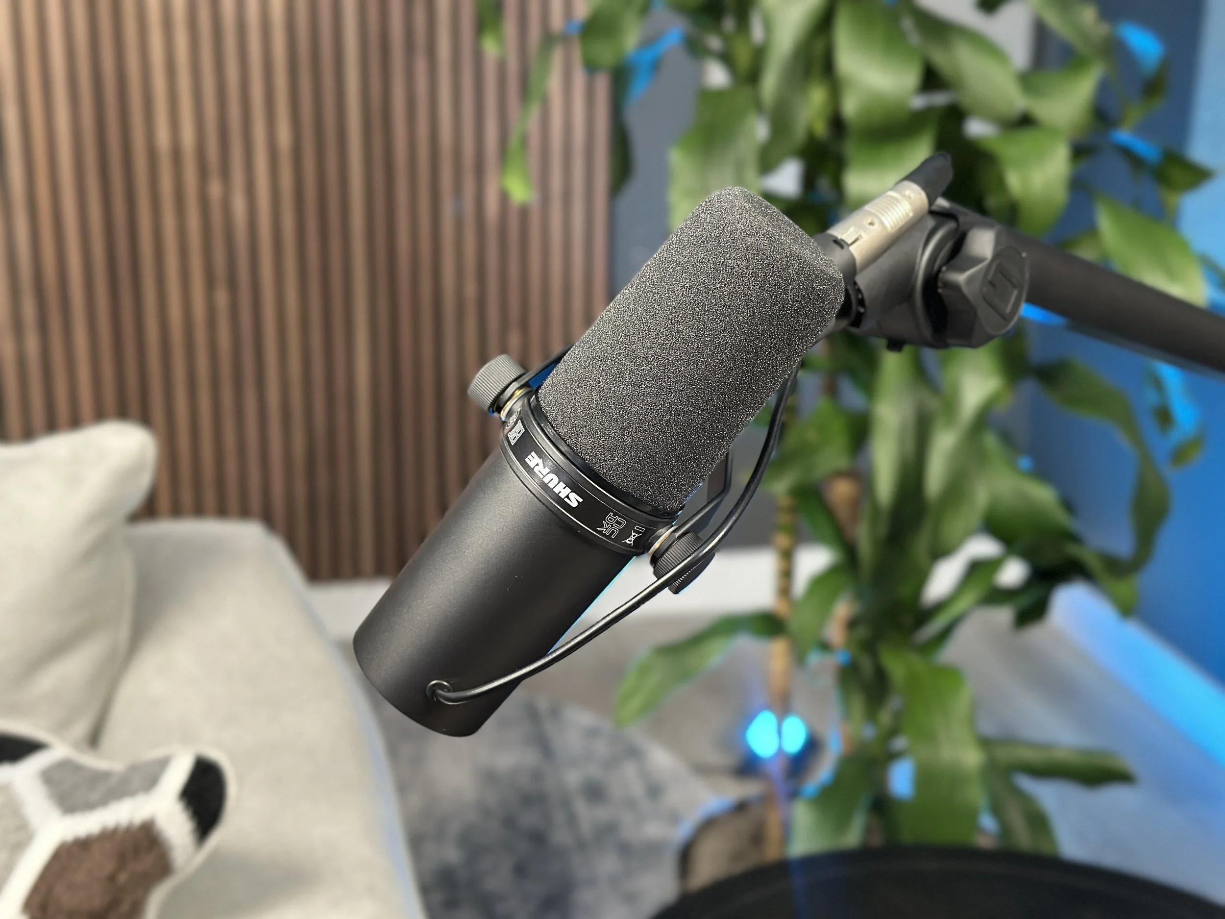 Shure SM7B podcast microphone setup in Studio A at Biltmore Soundscape Studio, a professional podcast recording studio in Phoenix AZ