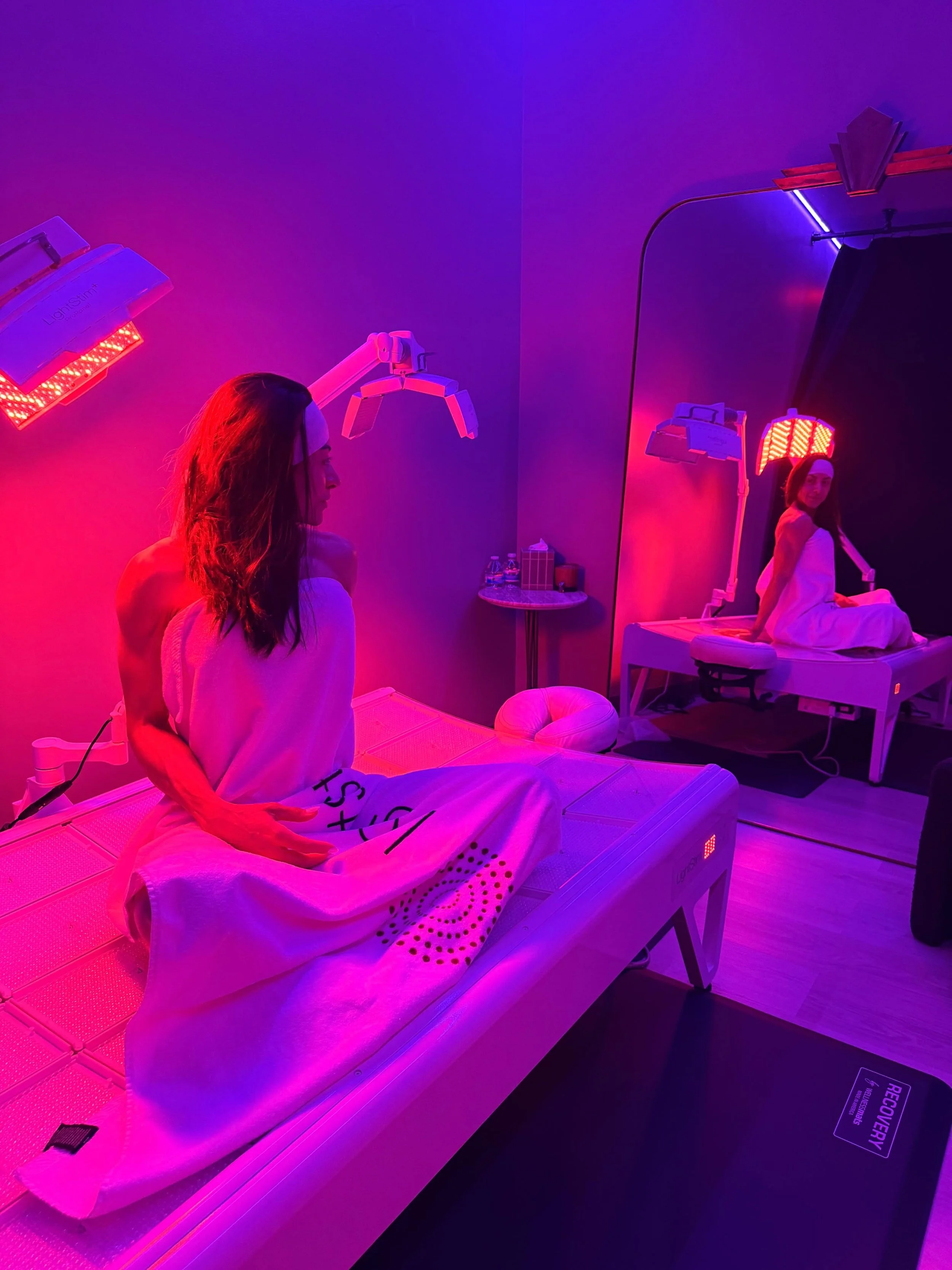 Recharge. Restore. Rejuvenate.✨🔥✨

Basking in the glow of Red Light Therapy, where relaxation meets recovery and wellness becomes a routine.😌🚨

#glowhousestudio #redlighttherapy #lightstim #rlt #skinrejuvenation