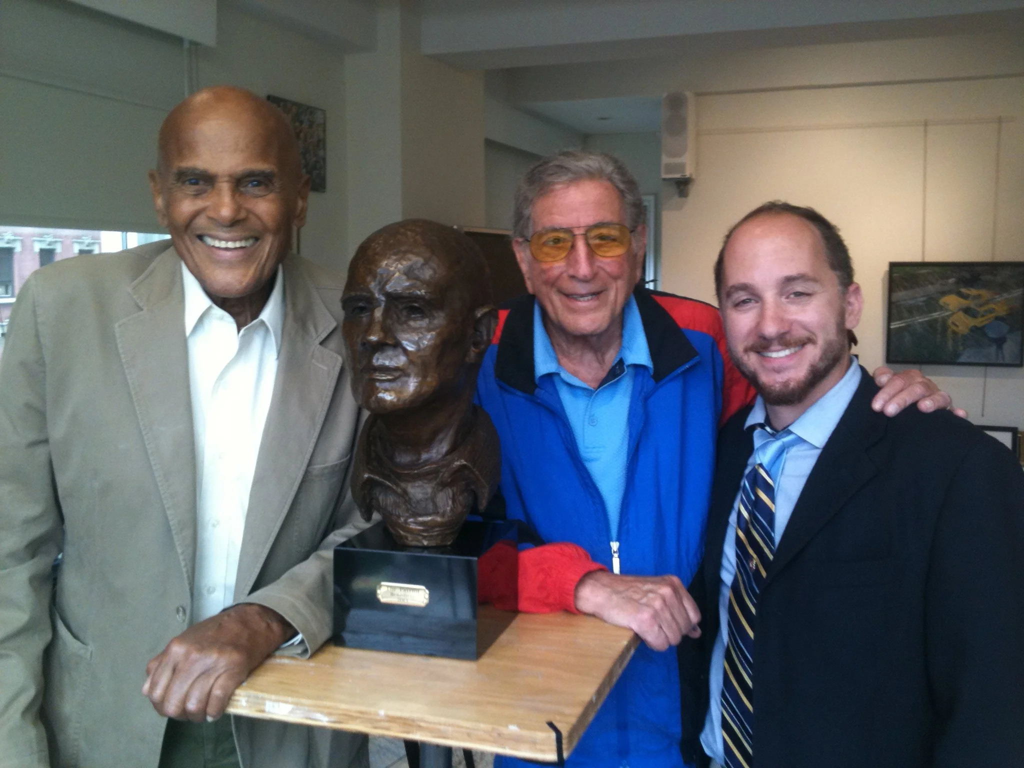 Frank Porcu_Frank with Harry Belafonte and Tony Bennett and Tonys Belafonte bust ©2025-37.JPG