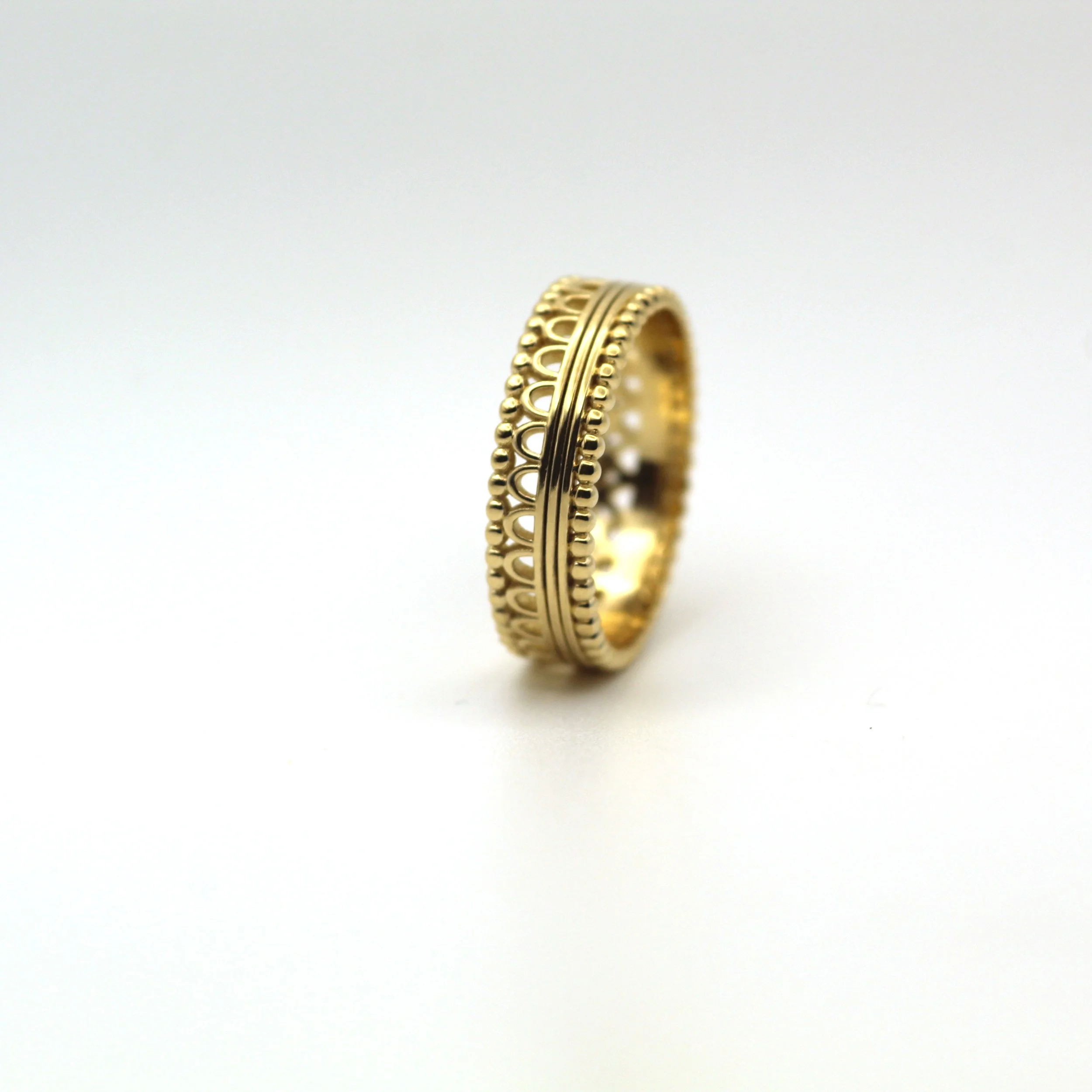 14K Antique Lace Pattern Gold Ring – Vintage Style Band | VicStoneNYC ...