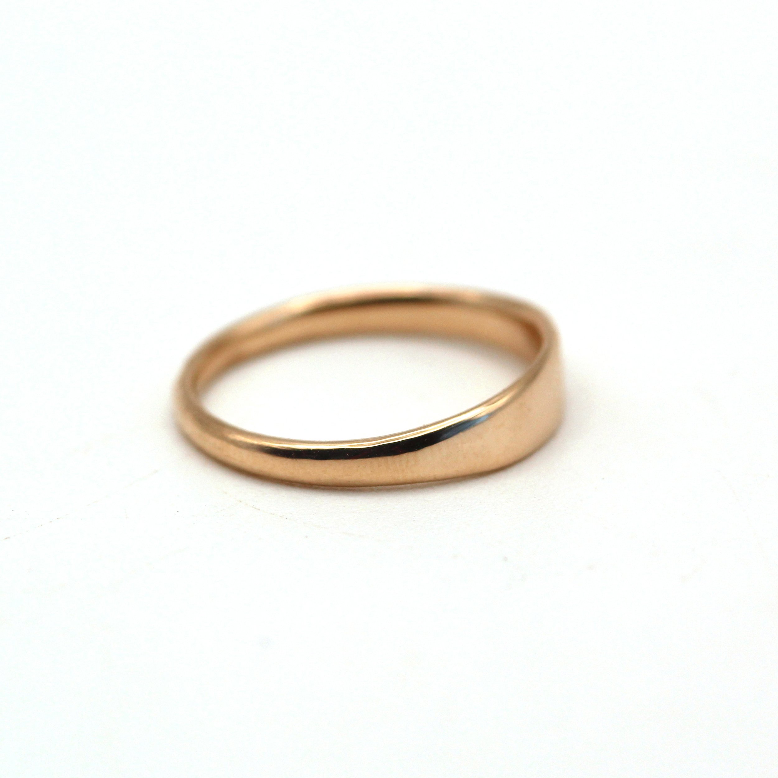 VicStoneNYC Yuyeon Band – fluid design in solid gold