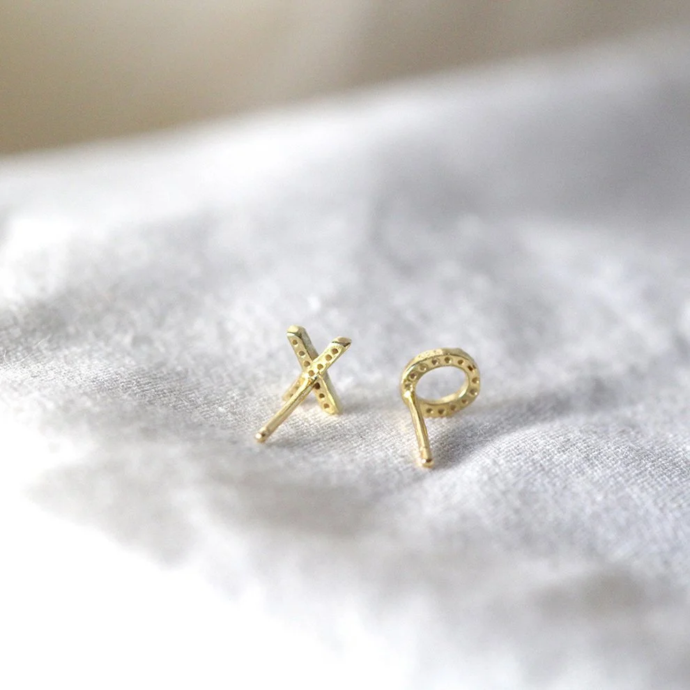 14K solid gold XO diamond earrings – perfect for anniversary or wedding gift