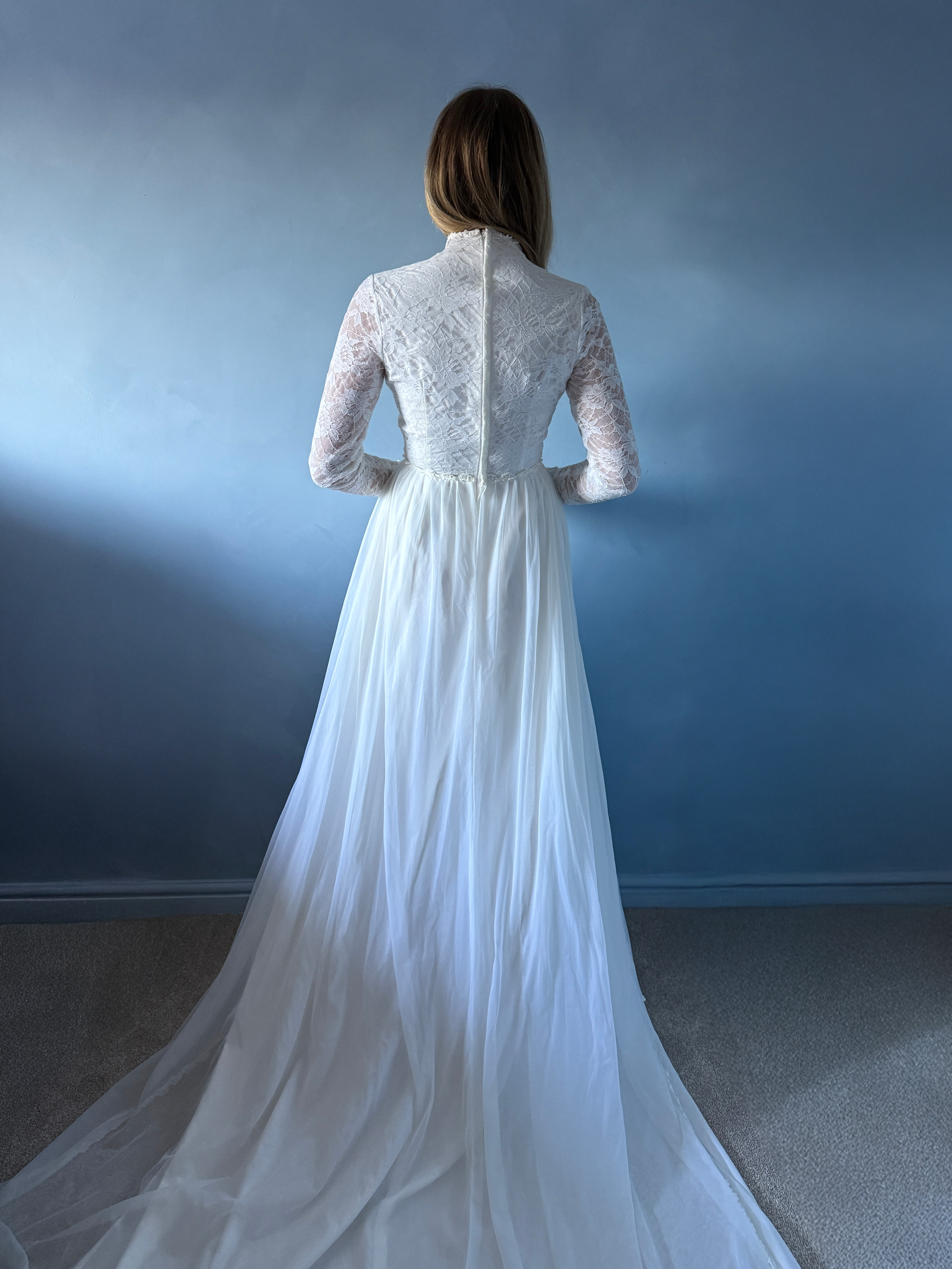 Vintage Lace Chapel Wedding Dress