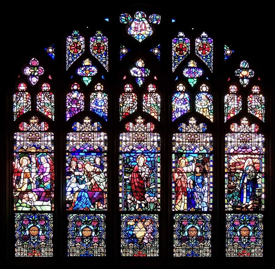 An image of the stained glass.