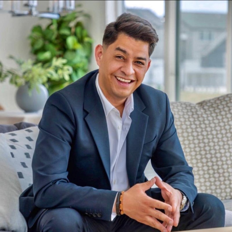 Carlos De La Cruz