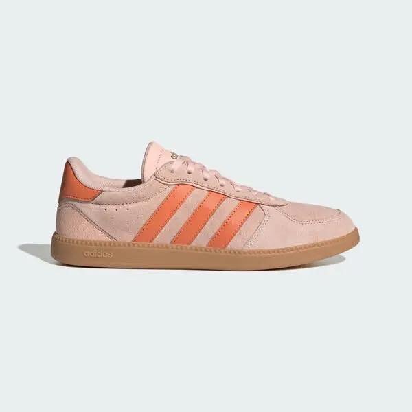 Major sneaker deal! Perfect spring/summer colors! 😍

These Adidas sneakers are only $27 right now and all sizes are currently available&hellip;but scores like this usually disappear quickly.

Such a great everyday sneaker 👟

Comment SHOES and I&rsq