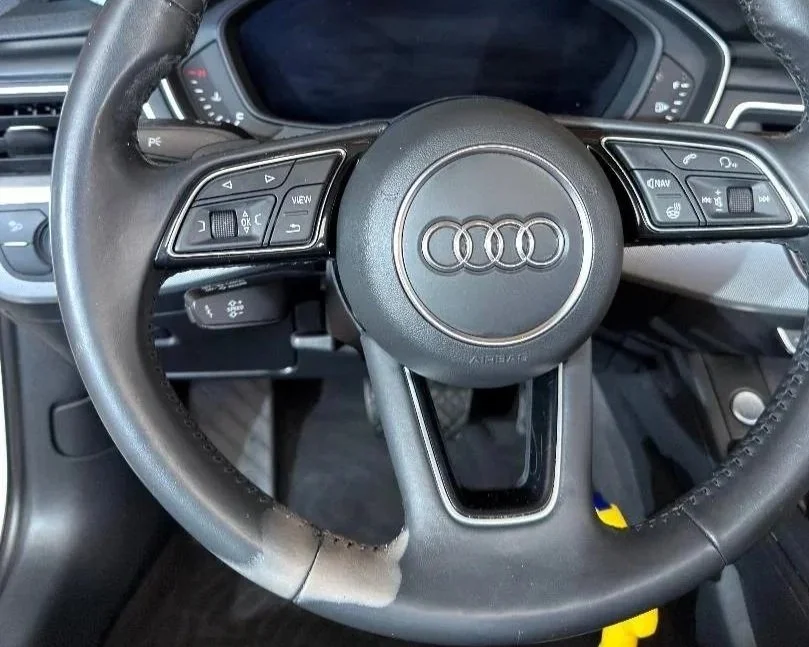Audi%2Bsteering%2Bwheel%2Bbefore.jpg