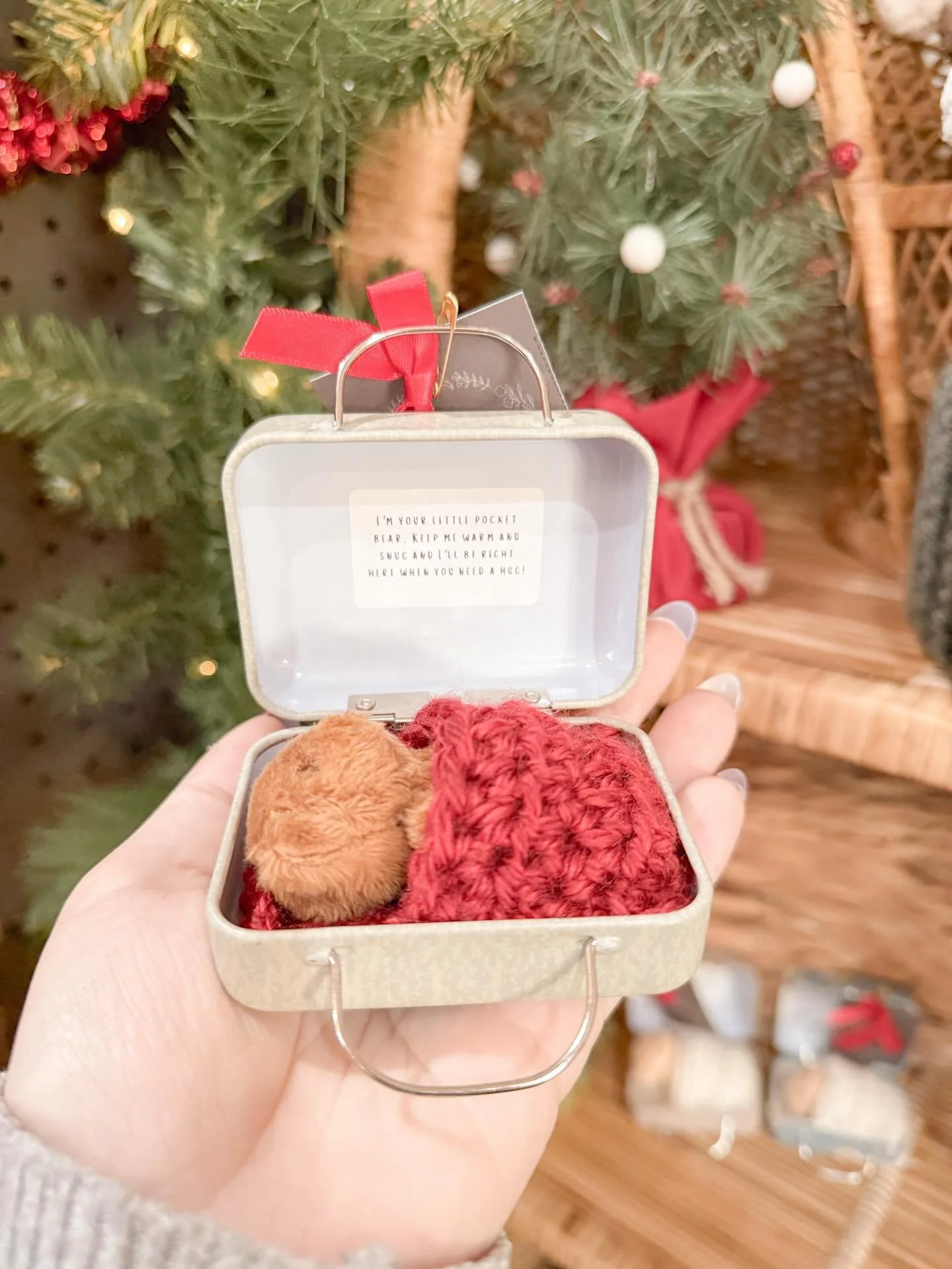 P O C K E T  B E A R S 🧸

&ldquo;I&rsquo;m your little pocket bear. Keep me warm and snug and I&rsquo;ll be right here when you need a hug&rdquo; 🤎

Back by popular demand, just in time for Christmas ✨ For 2 years, these bears have remained my best