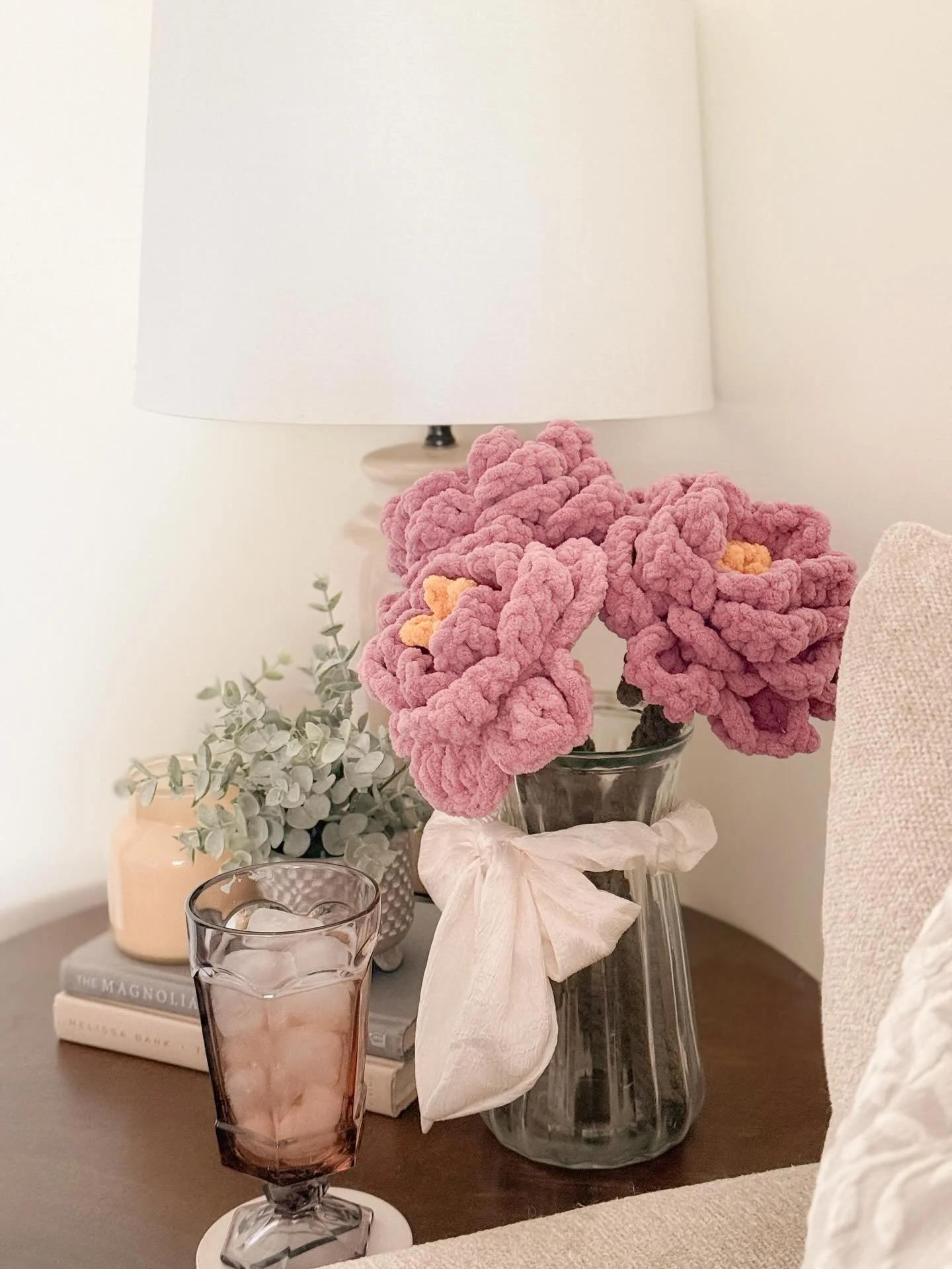 New obsession unlocked ✨ Crocheting peonies watching the latest Bridgerton episodes 🫖

New Heirloom Eternal Blooms Collection launching this spring featuring 7 different florals in multiple sizes and colors. Stay tuned 💐 🫖 🩷

Handmade by me @line