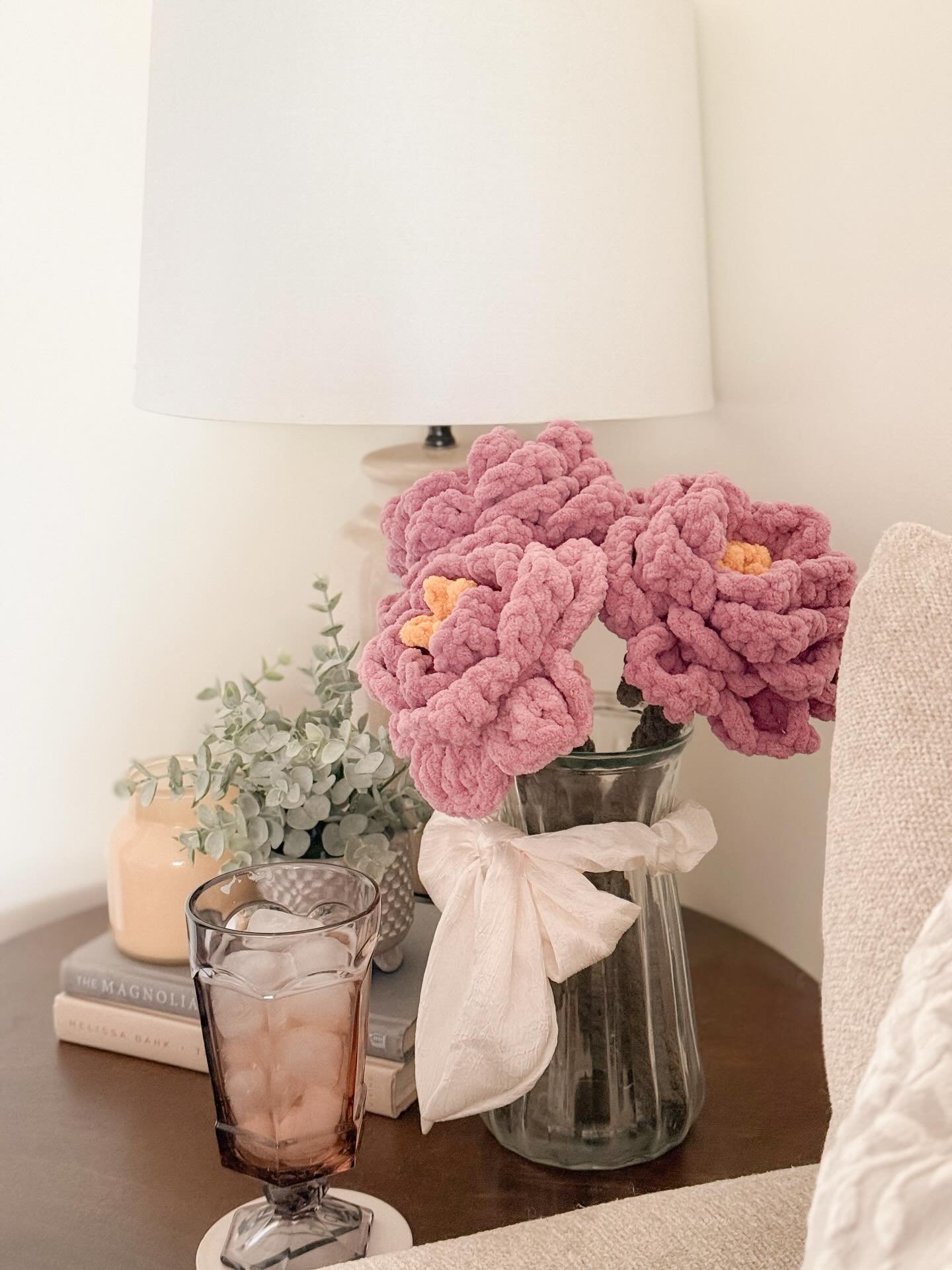 New obsession unlocked ✨ Crocheting peonies watching the latest Bridgerton episodes 🫖

New Heirloom Eternal Blooms Collection launching this spring featuring 7 different florals in multiple sizes and colors. Stay tuned 💐 🫖 🩷

Handmade by me @line