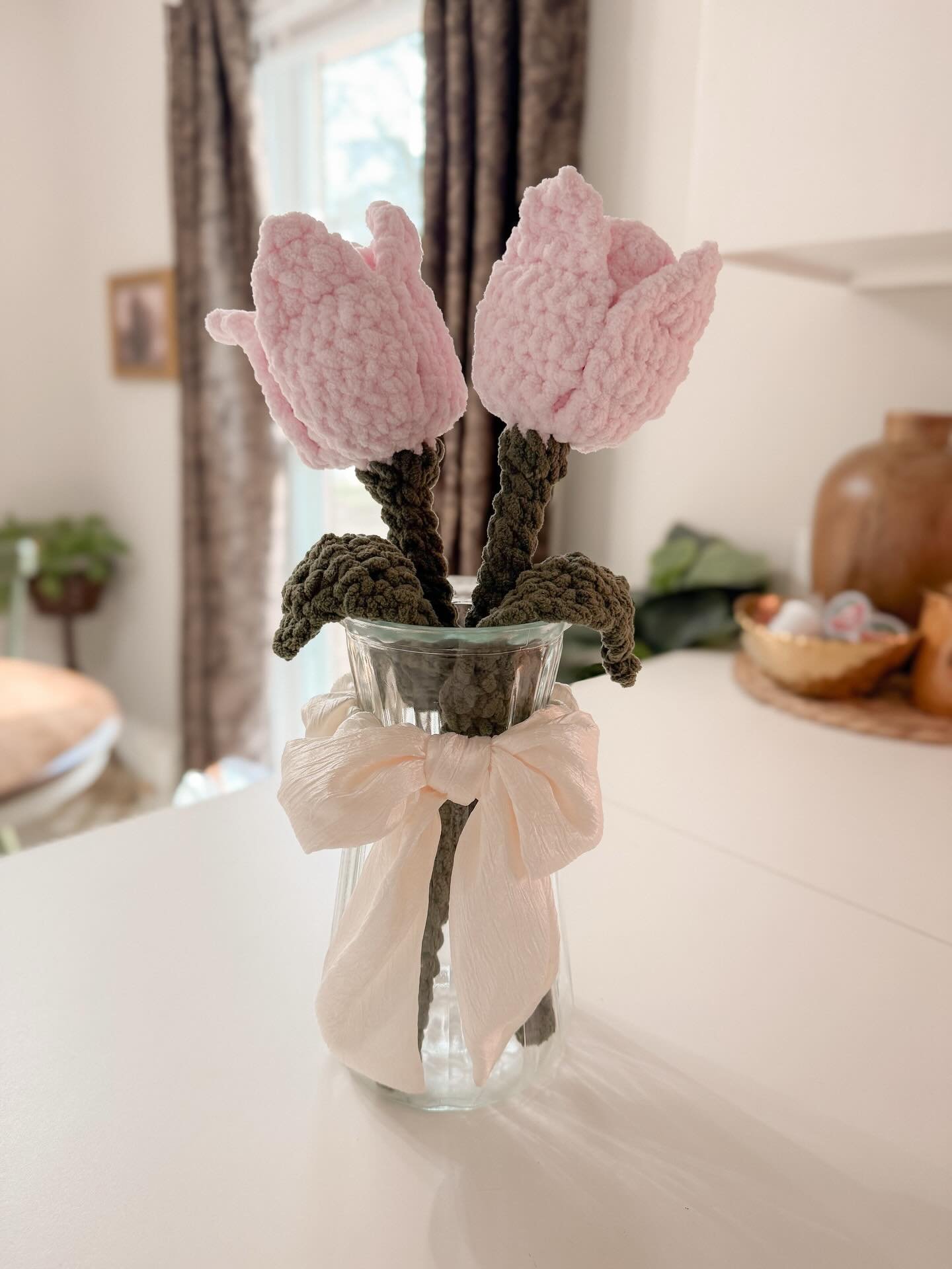 T U L I P S 🌷

Handmade by me @linenandloops 
Pattern by @junebugandjames 

#crochet #crochettulips #crochetbouquet