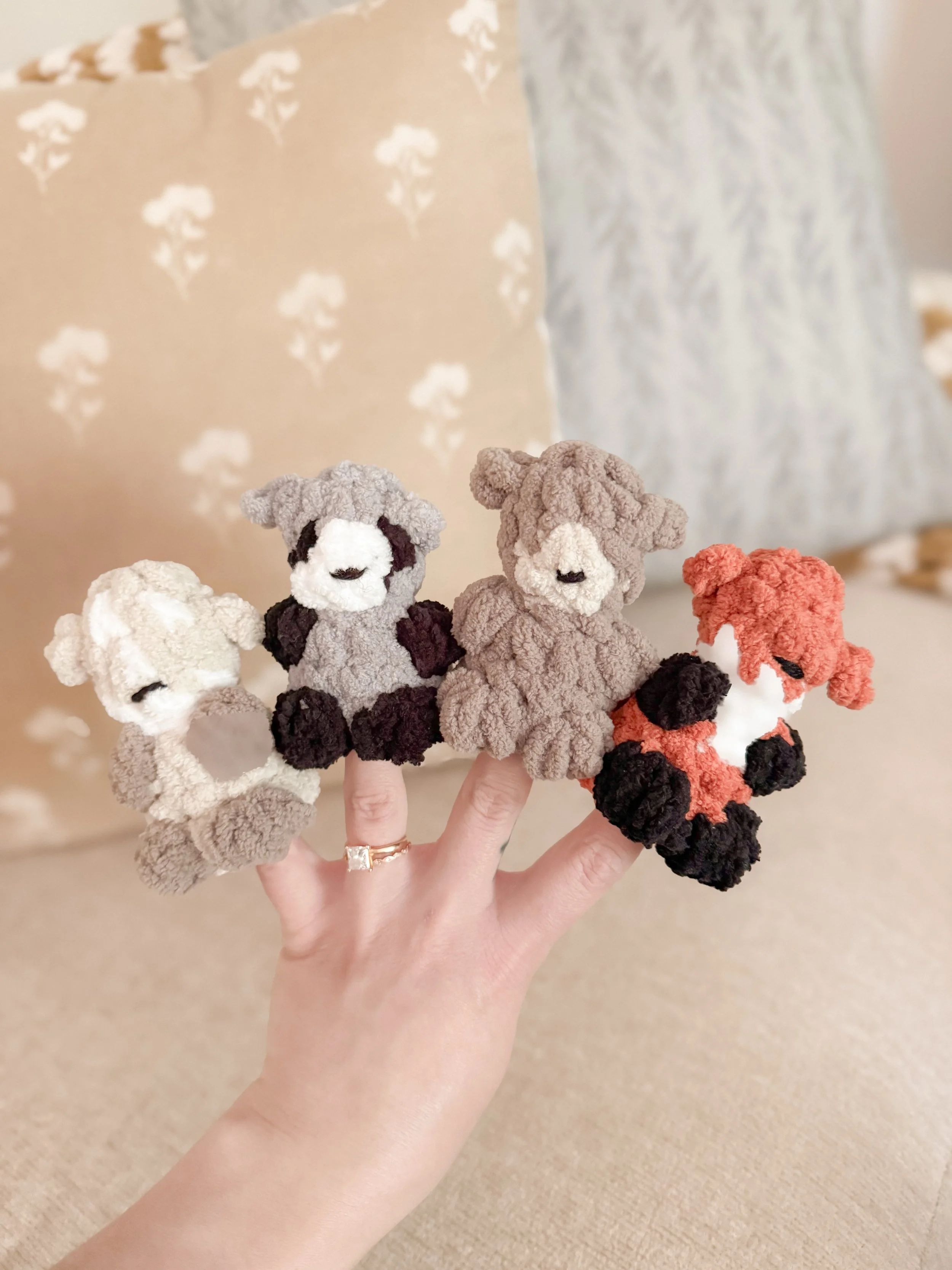 F O R E S T  F R I E N D S 🤎

These 4 forest friends just joined the Finger Puppet Playmates lineup by @wildwoodandsage and I can&rsquo;t get over the sweetness! 

My boys are absolutely in love with these tiny little guys, and they are perfect for 