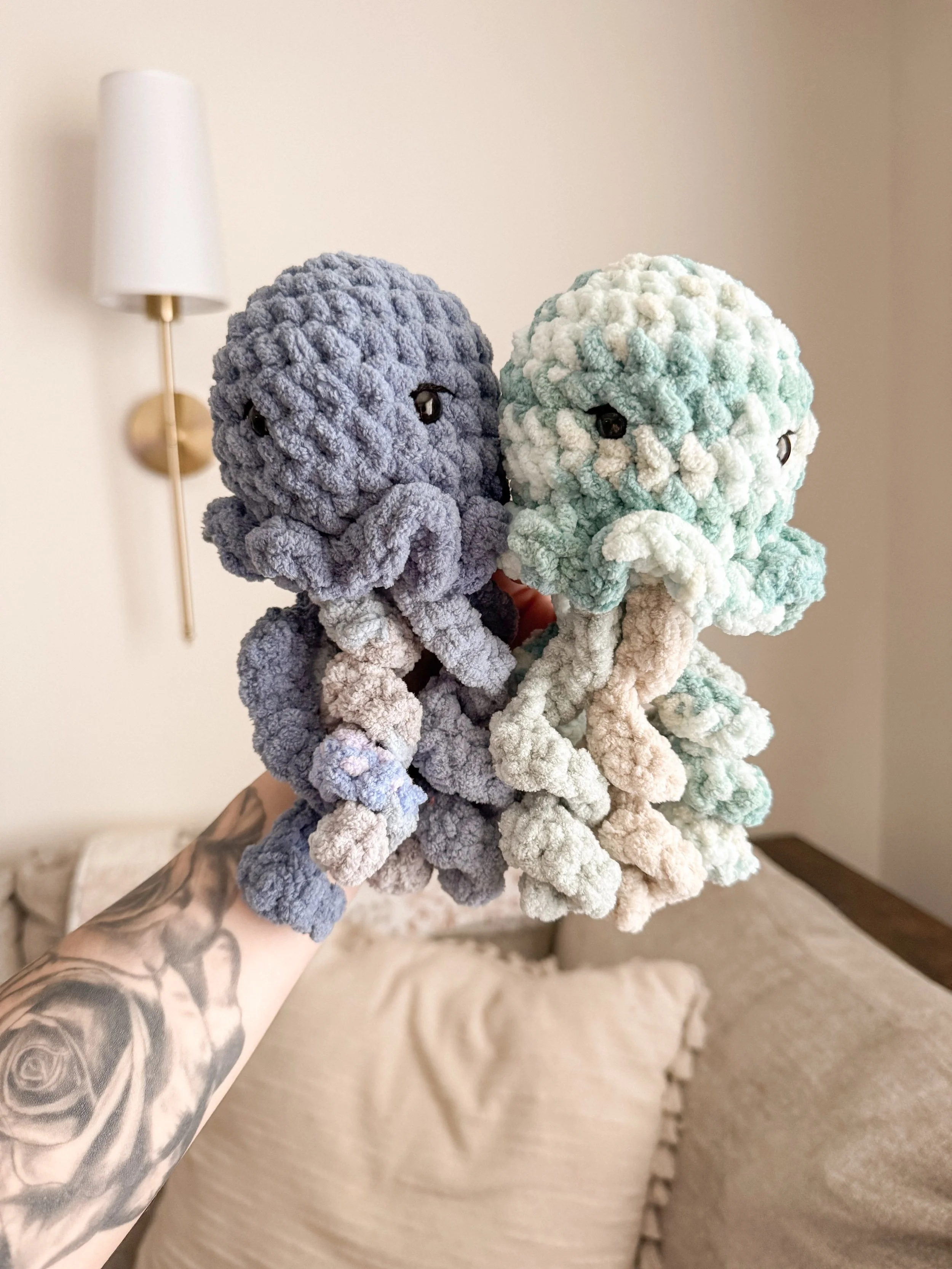 J E L L I E S 🪼

Prepping for my Summer market next month and can you guess the theme?! 👀 

I&rsquo;ve crocheted for 6 years and this is the first time I&rsquo;ve made ocean animals 🐳 I&rsquo;m having so much fun! 🩵

Pattern by @hayyastitchery 
Y