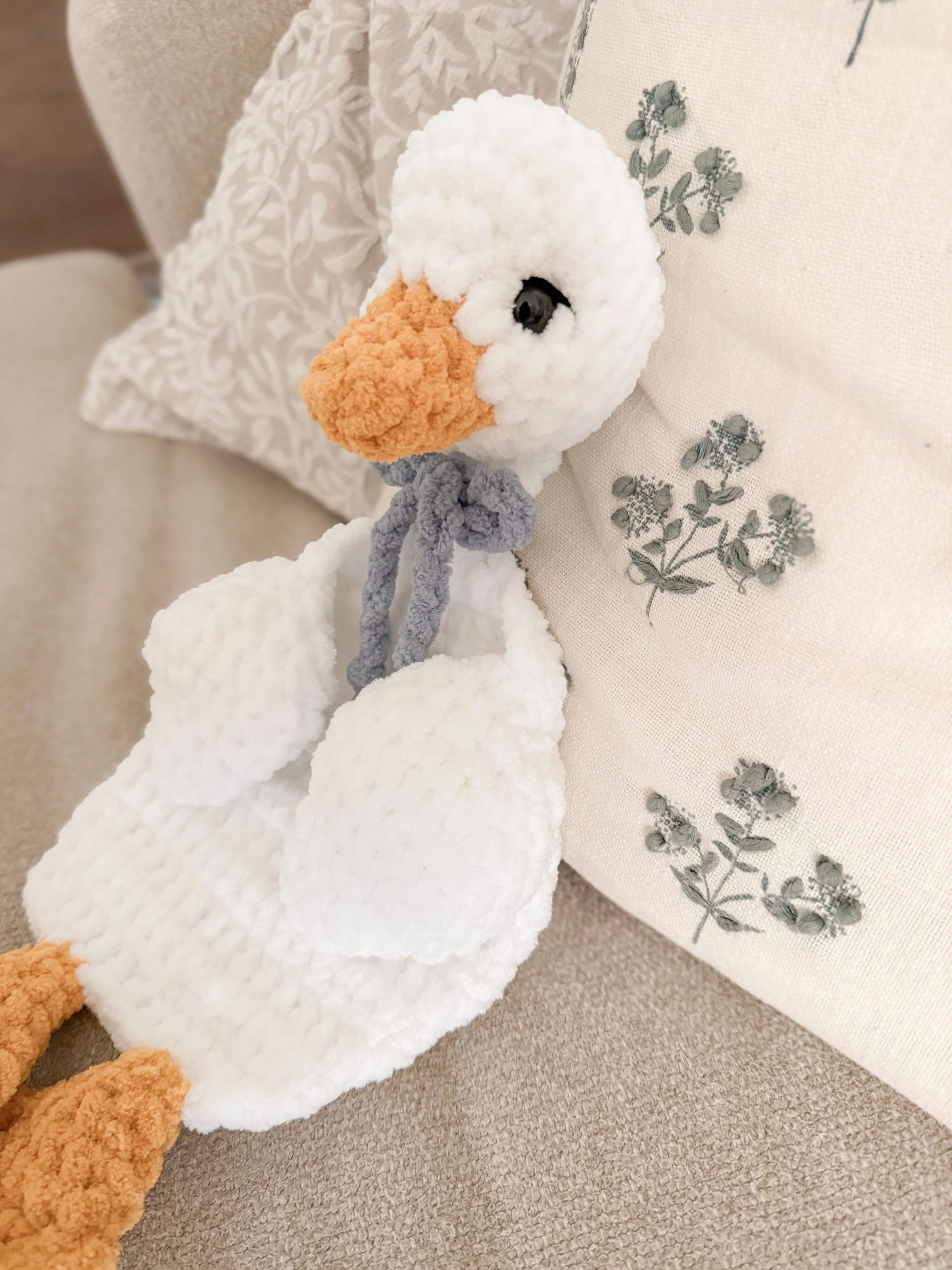 G E O R G I A the G O O S E ✨

Happiest release day to @cozyhandmakersnook on this adorable pattern! The thoughtful design and precious details make her impossible not to fall in love with 💕

#crochetgoose #crochettester #crochetersofinstagram #croc