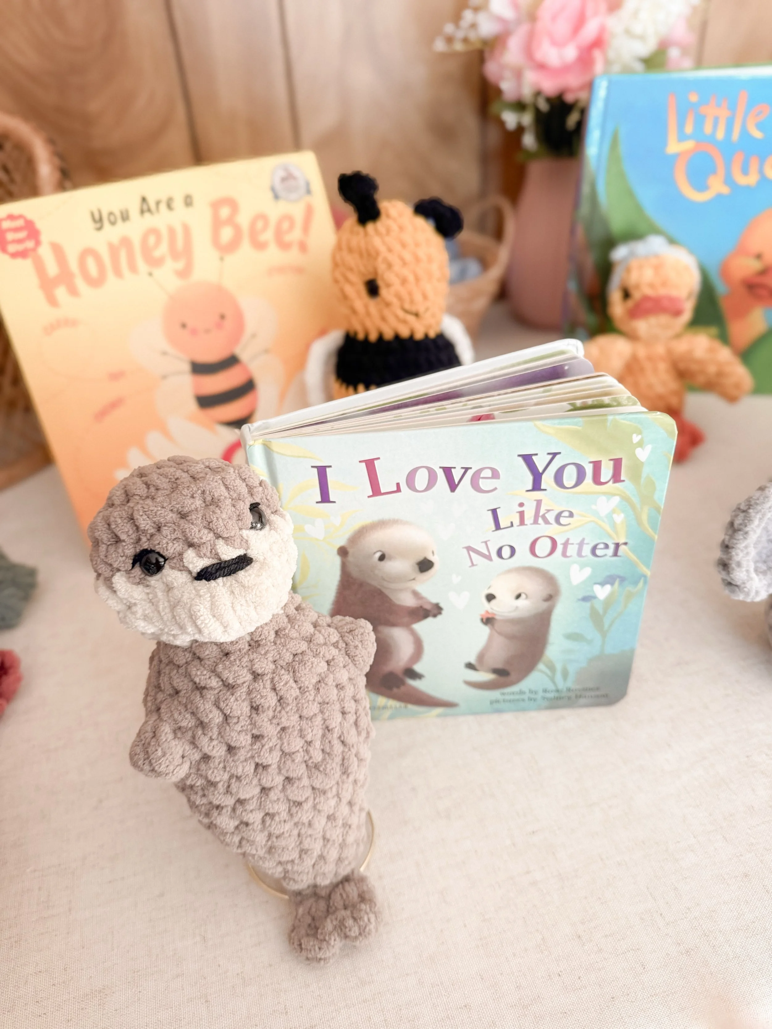 B O O K  B U D D I E S ✨

My absolute favorite pastime (aside from crochet, of course) is reading. I LOVE love love books. I decided to do something fun this weekend at my Summer Market and create a Summer Reading Program for kiddos and offer these s