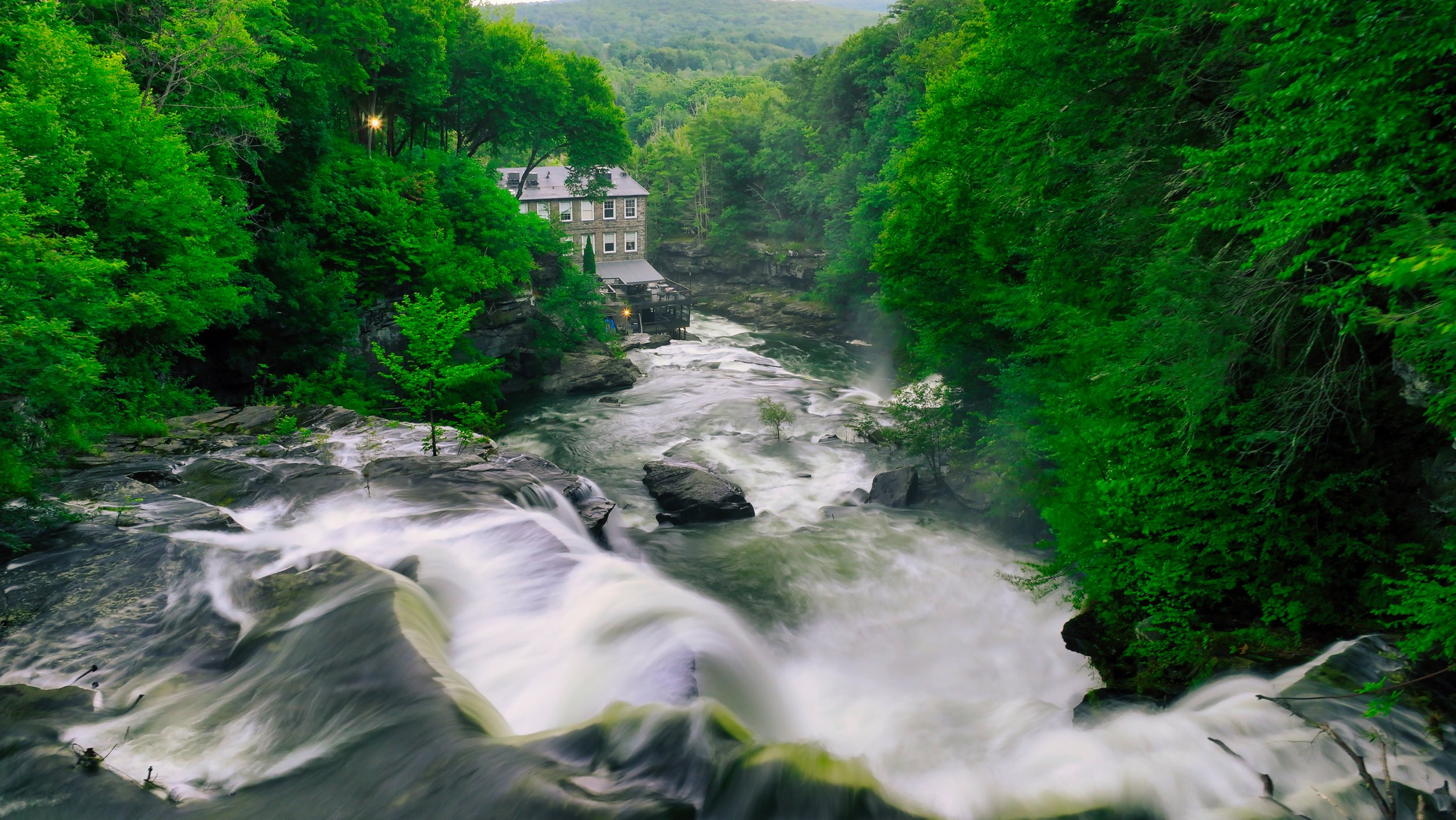 wayne-county-pa-river-waterfall-scenic-landscape.jpeg