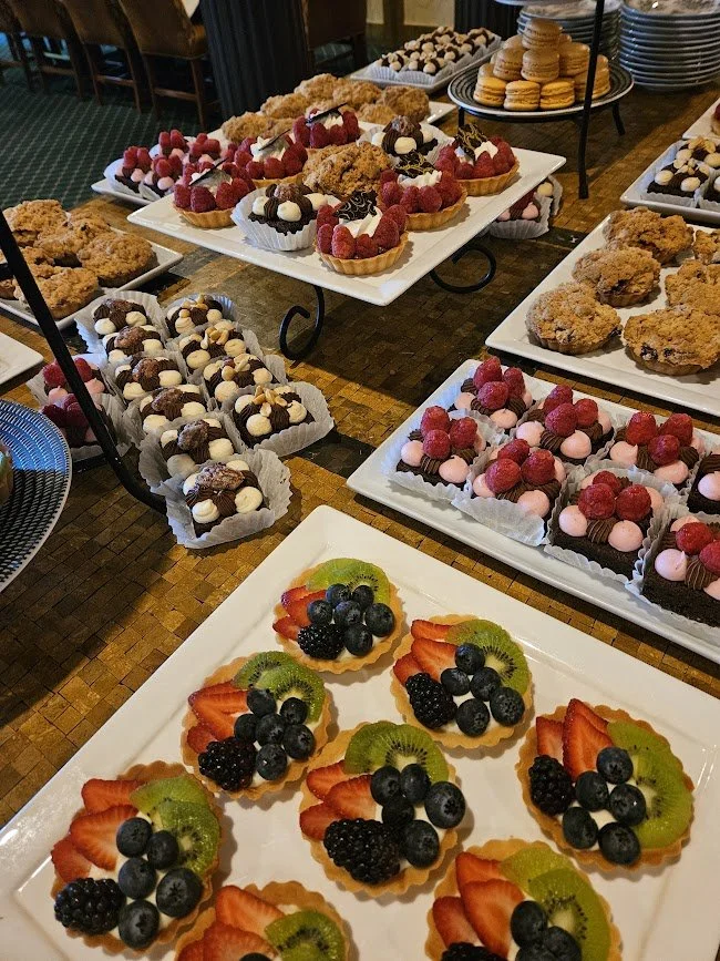 Dessert Buffet Vallozis.jpg