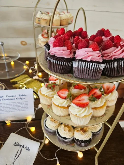 Wedding Cupcakes1.jpg