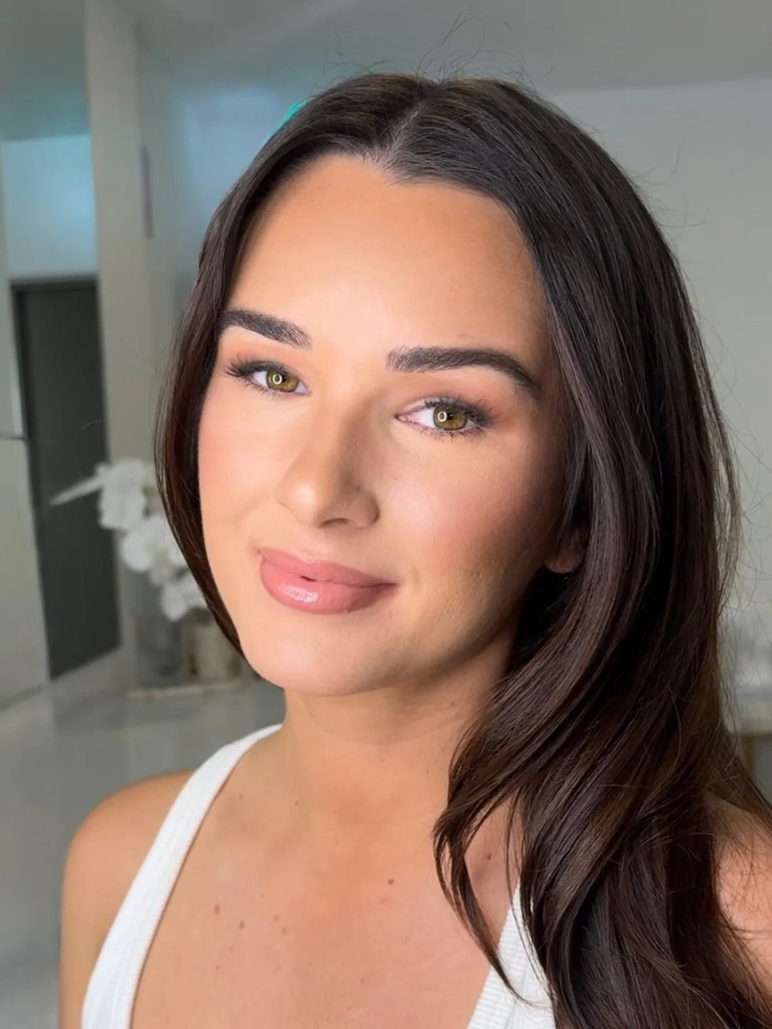 A soft glam on our gorgeous @georgia.llou at @aeskinau 

Georgia&rsquo;s skin was prepped by Elsa, A&amp;E&rsquo;s Head Dermal Clinician and Director. This is your reminder that the key to a beautiful base, starts with your barrier. Save this for you