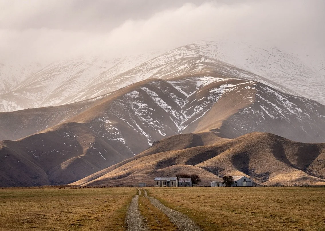 SOFT LIGHT. Winter at its beautiful best, and it&rsquo;s never more beautiful than in Central Otago where the light just hits different 🤩 Soft, golden and glorious.