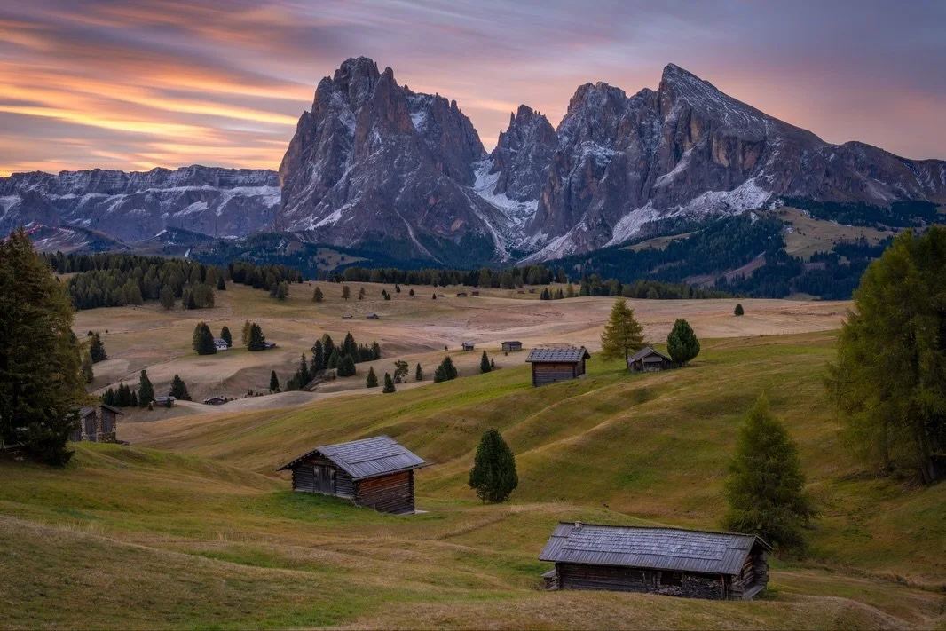 THE MEADOW. Alpe di Suisi is Europe&rsquo;s largest high-altitude alpine meadow at around 2,000 metres elevation, with 56 sq km of perfectly rolling hills dotted with wooden huts, and the impressive Sassolungo peak as a backdrop 🙌🏻

We were fortuna