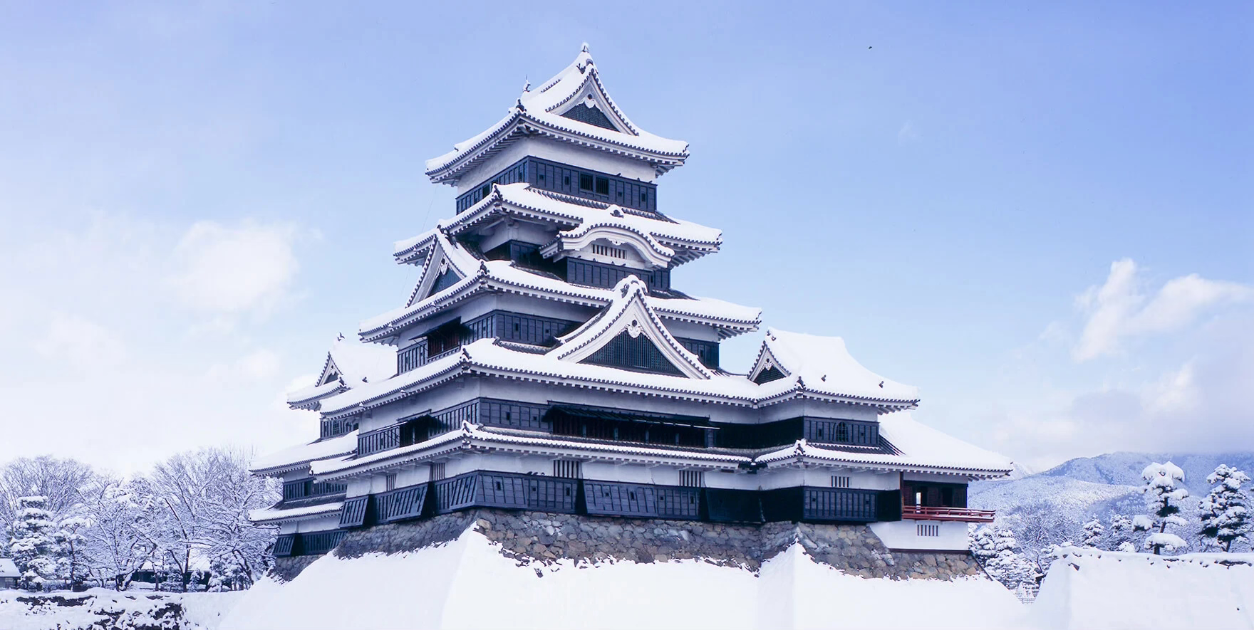 matsumoto castle winter