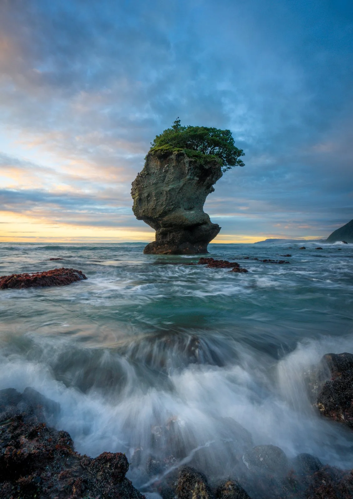 motukiekie-rocks-sunset.jpg